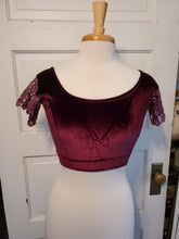 Load image into Gallery viewer, Plum Stretch Velvet Choli/Midriff Top